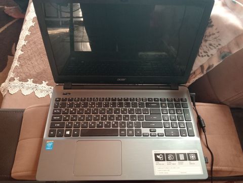 Acer Aspire E5-571-35D6 noutbuk Texniki xüsusiyyətlər: - Model — Lənkəran