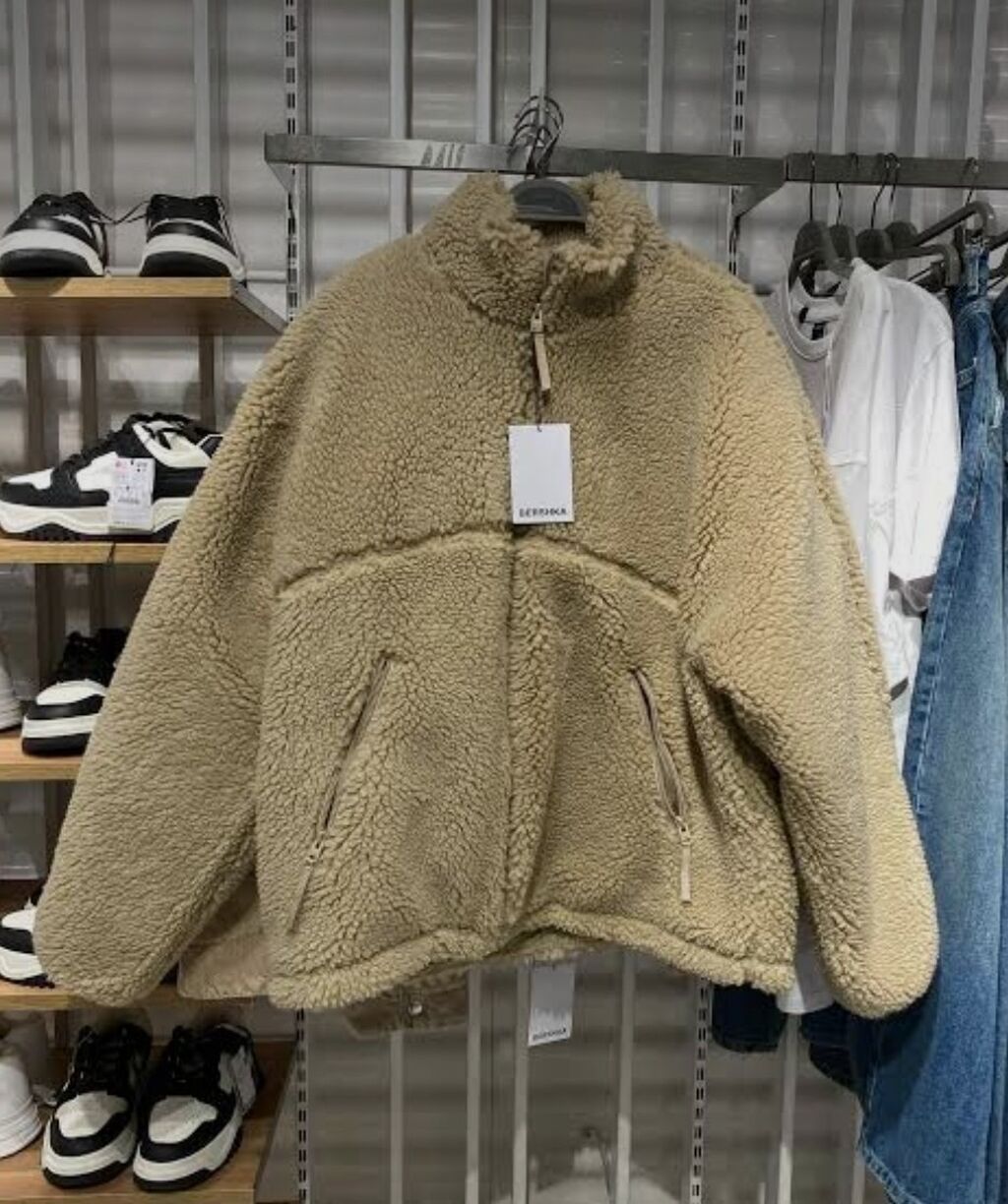 Unisex payız/qış Bershka kurtka L ölçü Az geyinilib heçbir problemi — Kurtkalar, Masazır (3)
