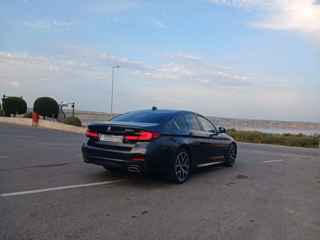 BMW 530e, 2.0 L, 12 kWh, 2021 il, 112 000 km — Avtomobillər, Bakı (5)