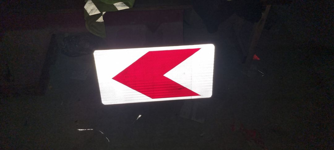 Yol nişanları — Ağıllı ev və təhlükəsizlik, Bakı (4)