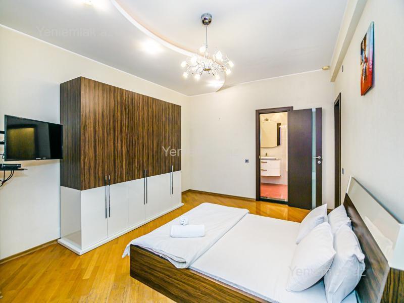 Günlük 4 otaqlı Bina evi menzil (Yeni tikili), 200 m², Səbail rayonu — Mənzil, Bakı (11)
