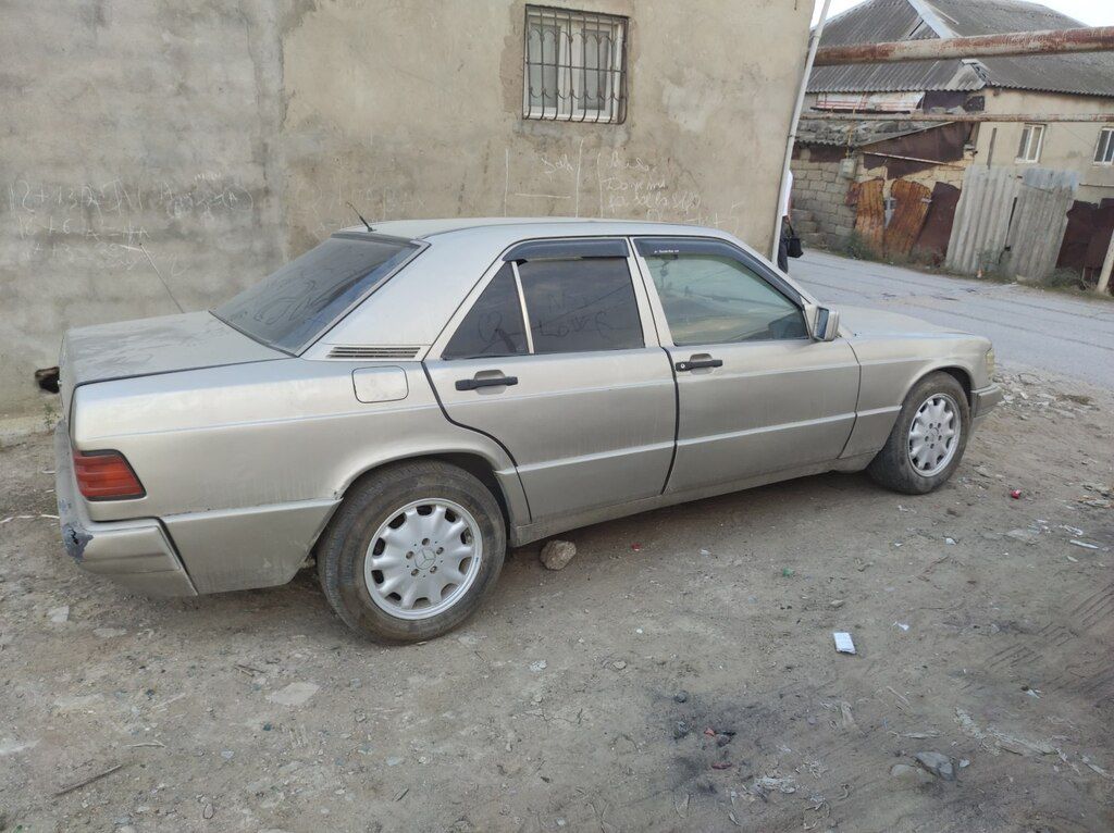 Mercedes 190, 2.0 L, 1990 il, 632 471 km 10-RO-354 — Avtomobillər, Bakı (4)