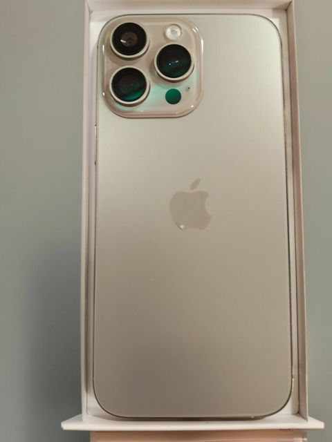 Apple iPhone 16 Pro Natural Titanium 1TB/8GB — Bakı