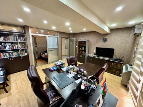 Satılır obyekt 160 m² — Bakı
