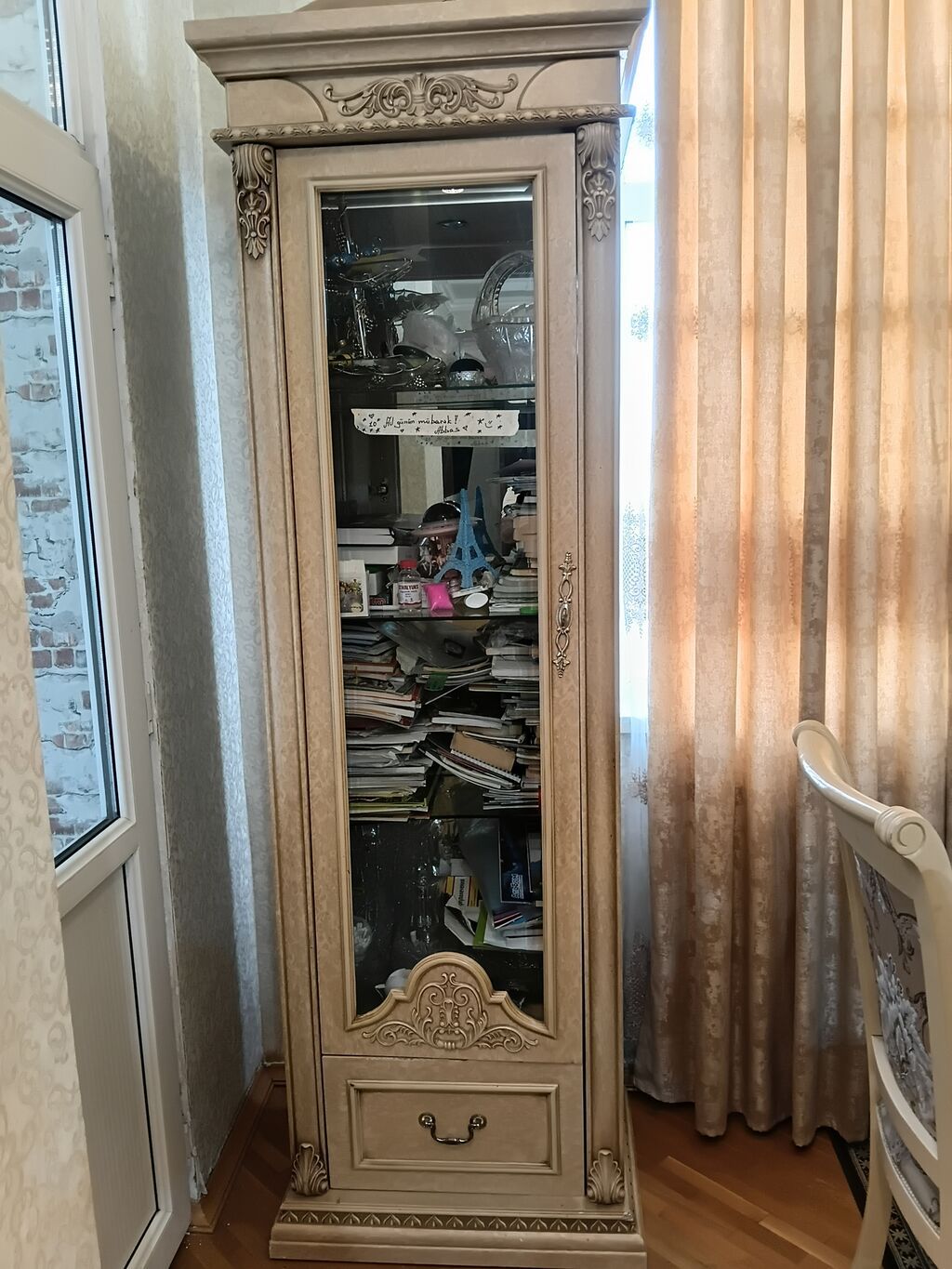 Klassik üslubda dəst: yemək masası, 8 ədəd stul, bufet-güzgü və 2 ədəd — Qonaq otağı üçün, Bakı (4)