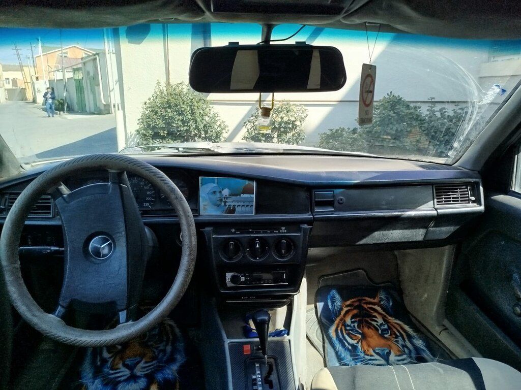 Mercedes 190, 2.0 L, 1990 il, 268 000 km 10-VB-195 — Avtomobillər, Bakı (2)