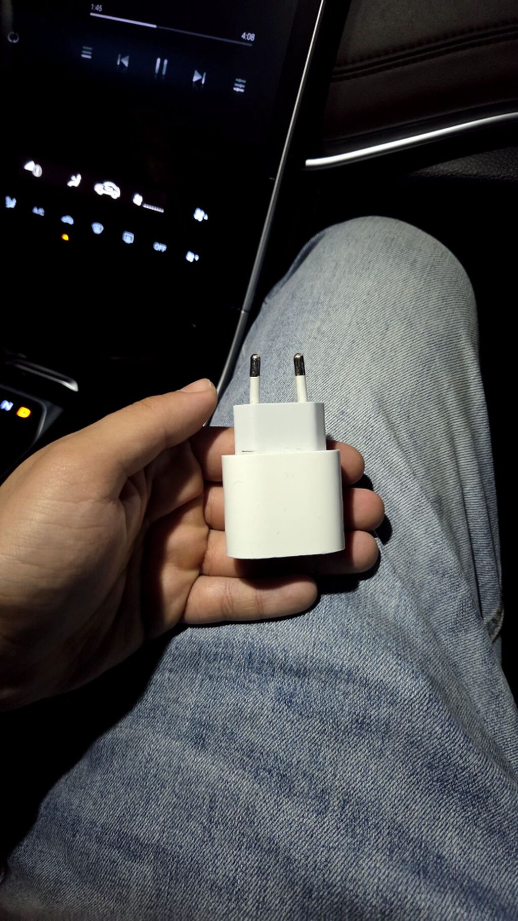 Iphone basliq 20W 6ay islenib ela veziyetdedi real aliciya endirim — Şarj cihazları, Sumqayıt (3)