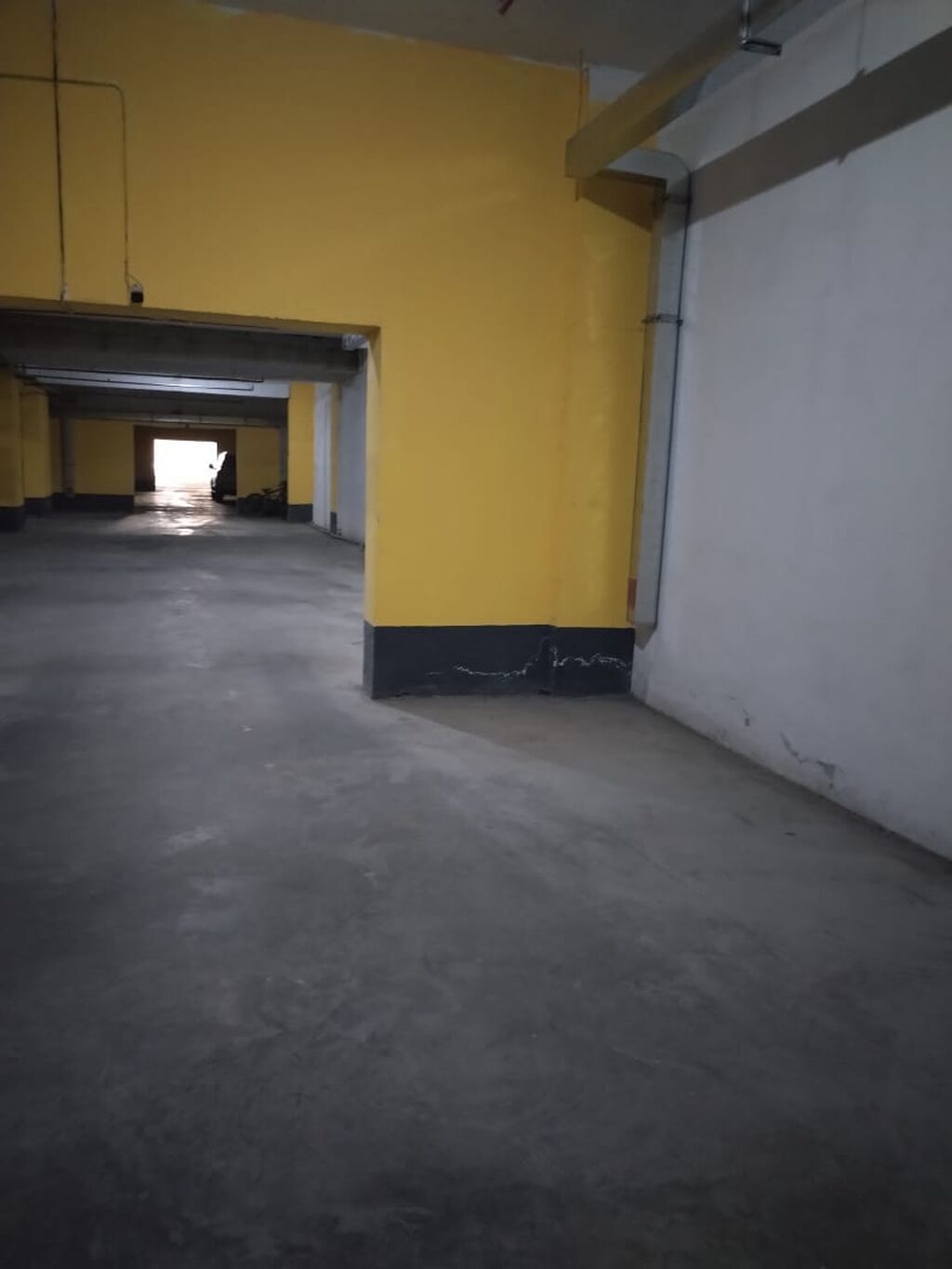 Qaraj 300 azn Azadlıq metrosu Yeni tikilinin qarajında.Aylıq İcarıyə — Garaj, Bakı (6)
