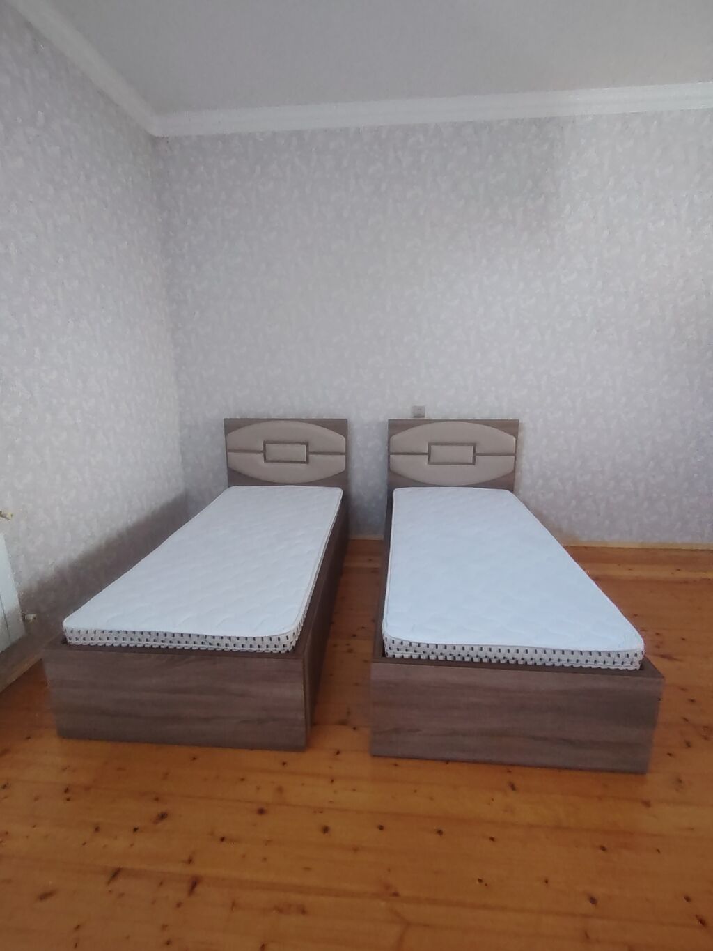 Iki eded tek neferlik carpayi. Eni 95 uzunu 2m. Matrasi ile birlikde — Yataqlar, Sumqayıt