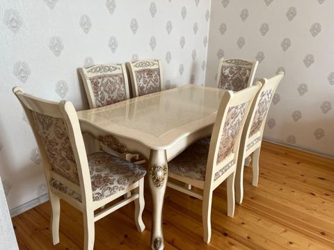 Masa desti 6 stulla.qiymet 180 man.masa acilir.unvan Bineqedi.8071 gnk — Qobu