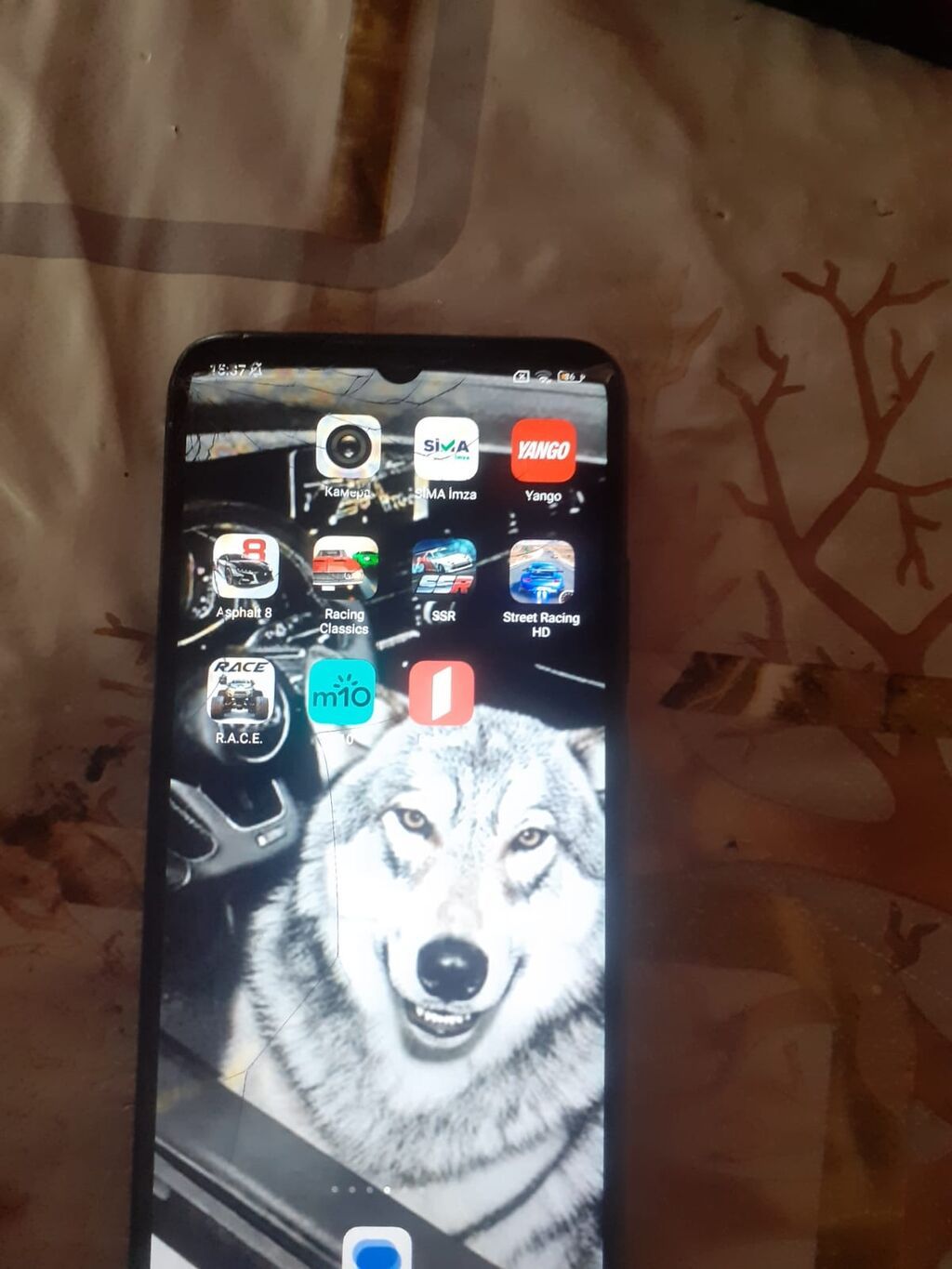 Telefon tam işlək vəziyyətdə dir üst ekranında cart var işləməsinə heç — Xiaomi, Digah