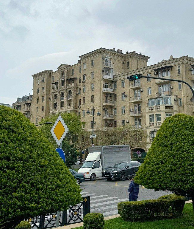 Satılır 2 otaqlı köhnə tikili 55 m² — Mənzil, Bakı (2)