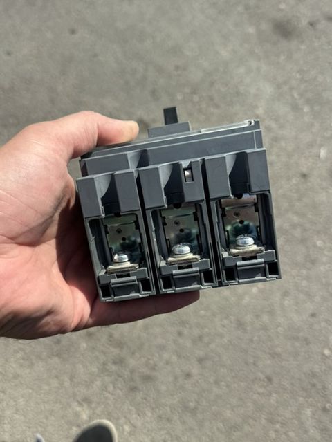 Schneider Electric Elektrik avtomat, 3 faza, 690 Vt — Güzdək
