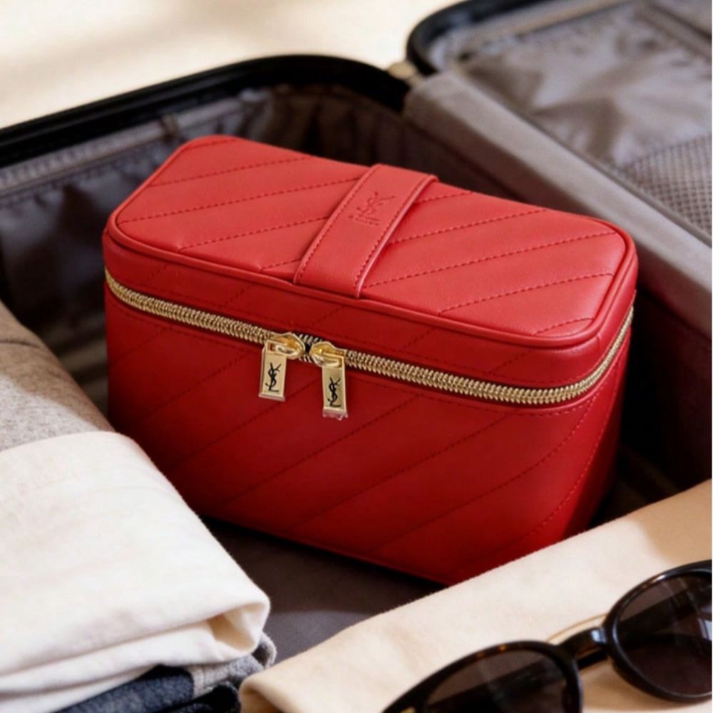 Yves Saint Laurent Red Quilted Leather Cosmetic Bag With Large Built-In Mirror — Mallar, Bakı (2)