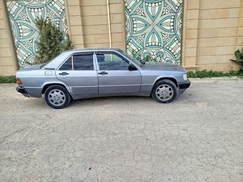 Mercedes 190, 2.0 L, 1990 il, 268 000 km 10-VB-195 — Avtomobillər, Bakı (4)