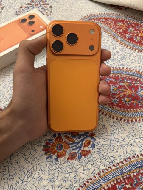 Salam.Telefon tam zavoddu.94% pil.Alınan gündən şəffaf vinillə — Bakı