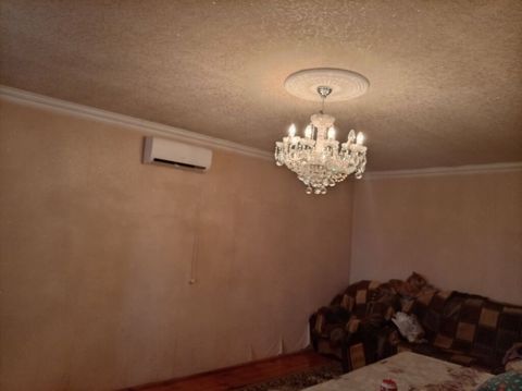 Satılır: Həyətli ev - Plan: biri geniş olmaqla 3 otaq, dəhliz, ayrıca — Gəncə