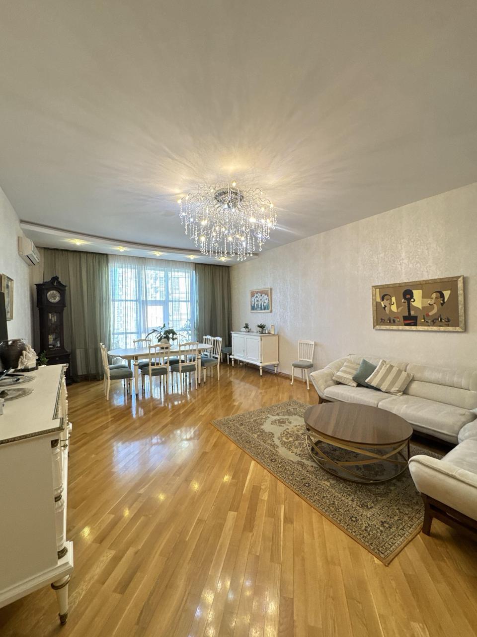 4 otaqlı mənzil, 190 m², Aşıq Alı küçəsi — Mənzil, Bakı (8)