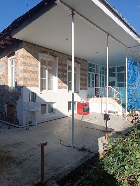 Həyət evi, Şəki ş — Şəki