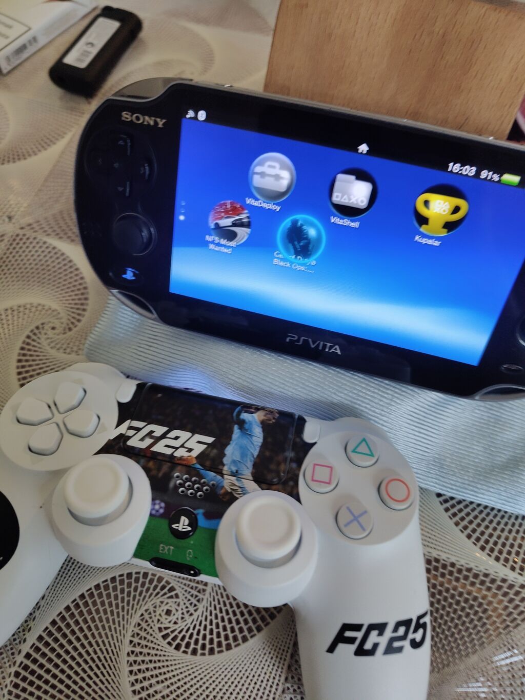 Sony PS Vita (əl konsolu) + simsiz gamepad dəsti - Model: Sony PS — Portativ oyun konsoləri, Bakı (4)