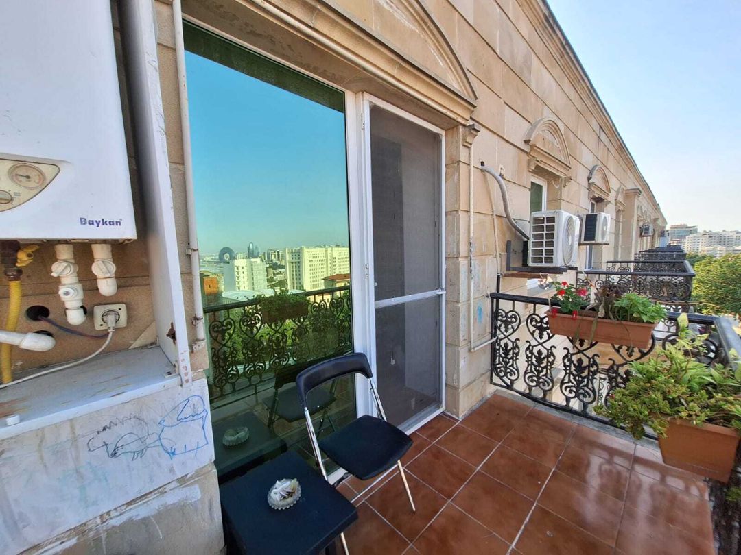Satılır 2 otaqlı köhnə tikili 47 m² — Mənzil, Bakı (2)