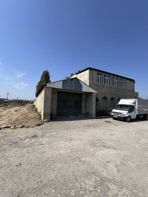 Satılır obyekt 500 m² — Bakı