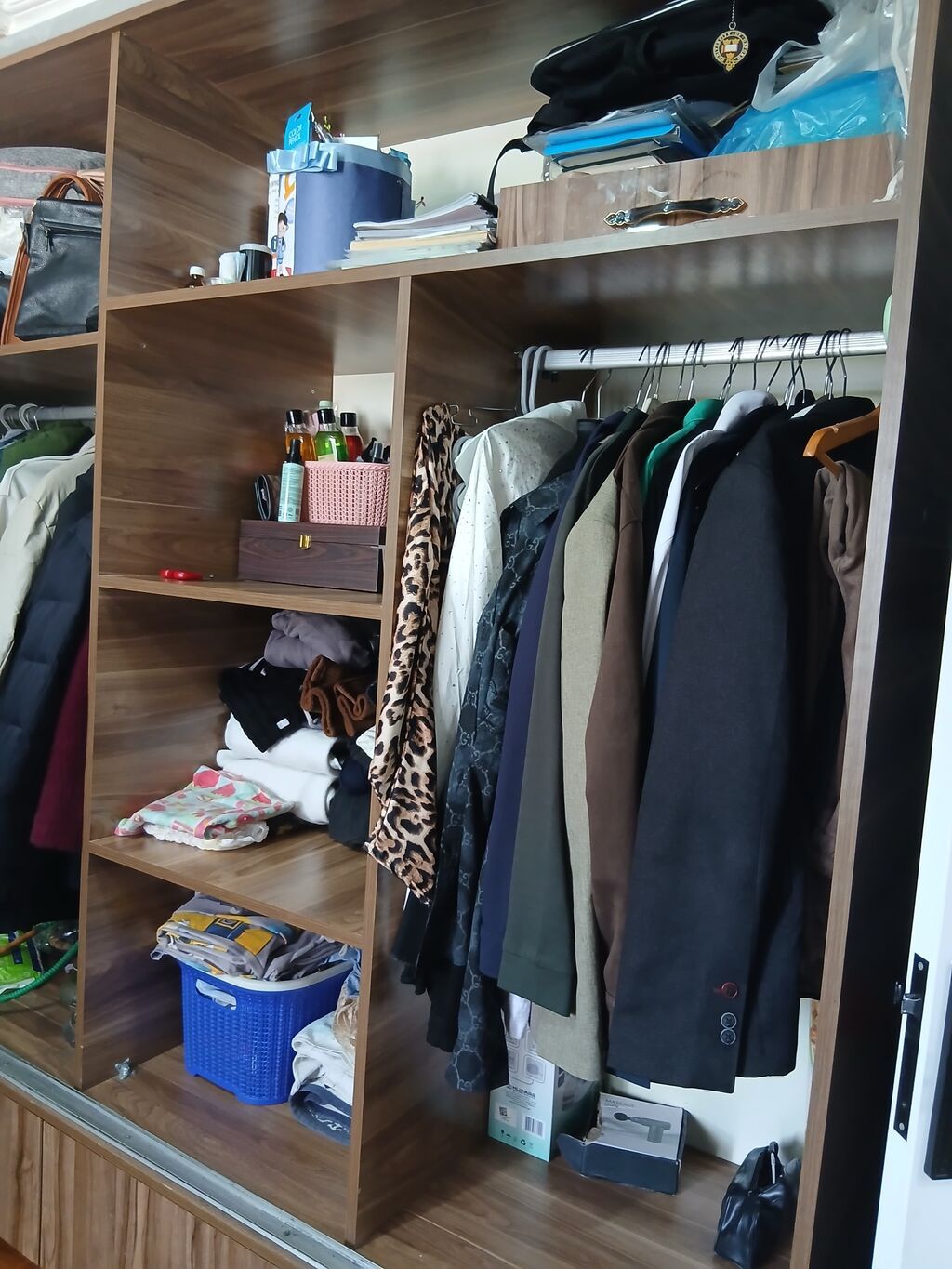 Geniş sürgülü qapılı şkaf - Material: taxta teksturalı laminat, tünd — Şkaflar, Gəncə (3)