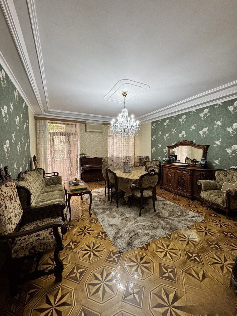 Satılır 4 otaqlı köhnə tikili 134 m² — Mənzil, Bakı (2)