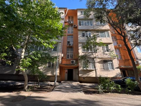 Satılır 2 otaqlı köhnə tikili 55 m² — Bakı