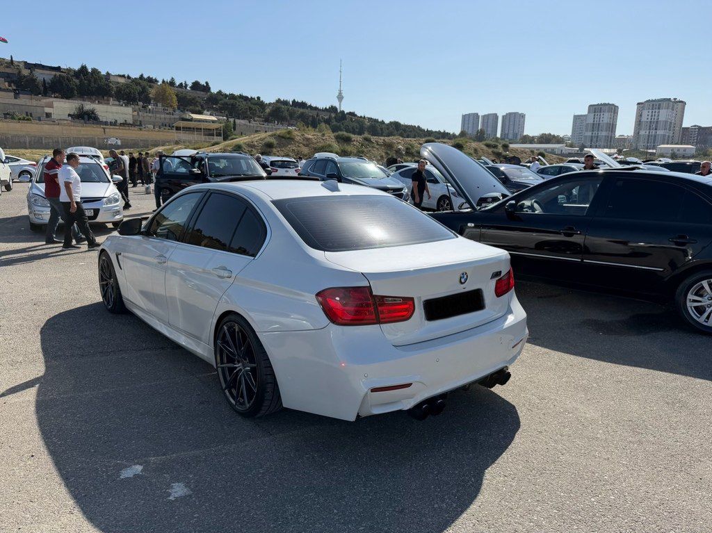 BMW 330, 2.0 L, 2015 il, 236 100 km — Avtomobillər, Bakı (5)