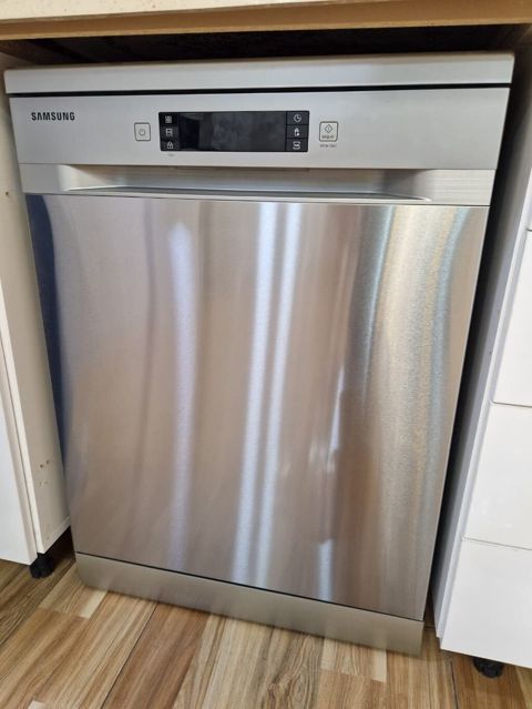 Samsung qabyuyan. yenidir istifadə edilmeyib. 650azn ünvan — Bakı