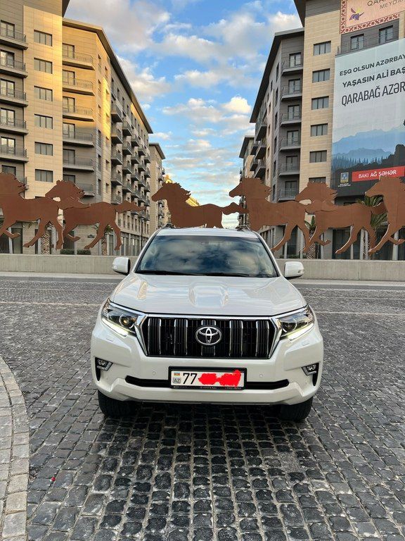 Toyota Land Cruiser Prado, 2.8 L, 2022 il, 70 000 km — Avtomobillər, Bakı