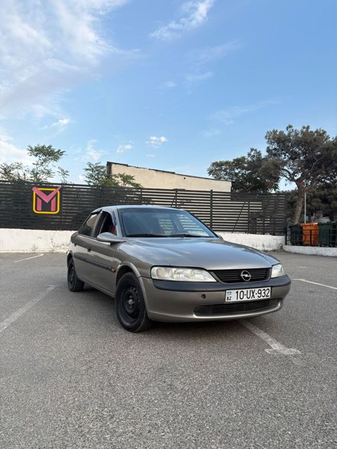 Opel Vectra: 1.6 l 1997 il 442000 km Sedan — Bakı