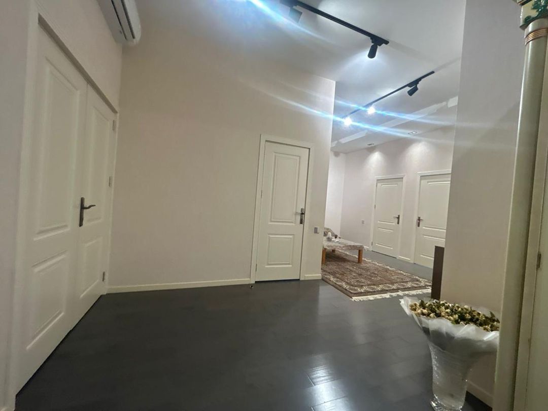 4 otaqlı mənzil, 220 m², Şamil Əzizbəyov küç., 133 (Дом 1) (7 Points) — Mənzil, Bakı (4)