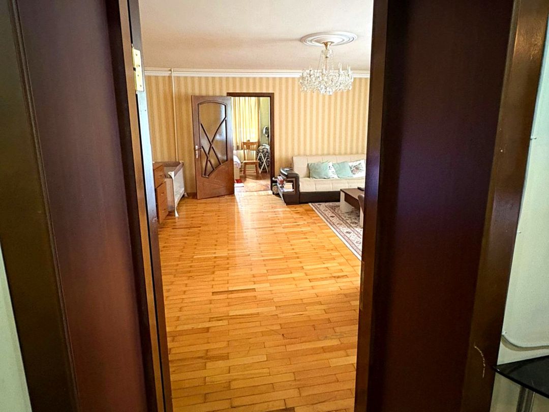 Satılır 5 otaqlı köhnə tikili 100 m² — Mənzil, Bakı (2)
