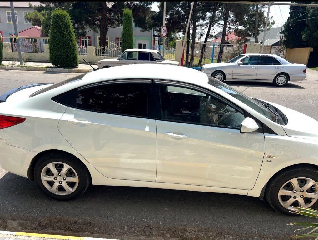 Hyundai Accent, 1.6 L, 2012 il, 255 000 km 77-UH-152 — Avtomobillər, Bakı (4)