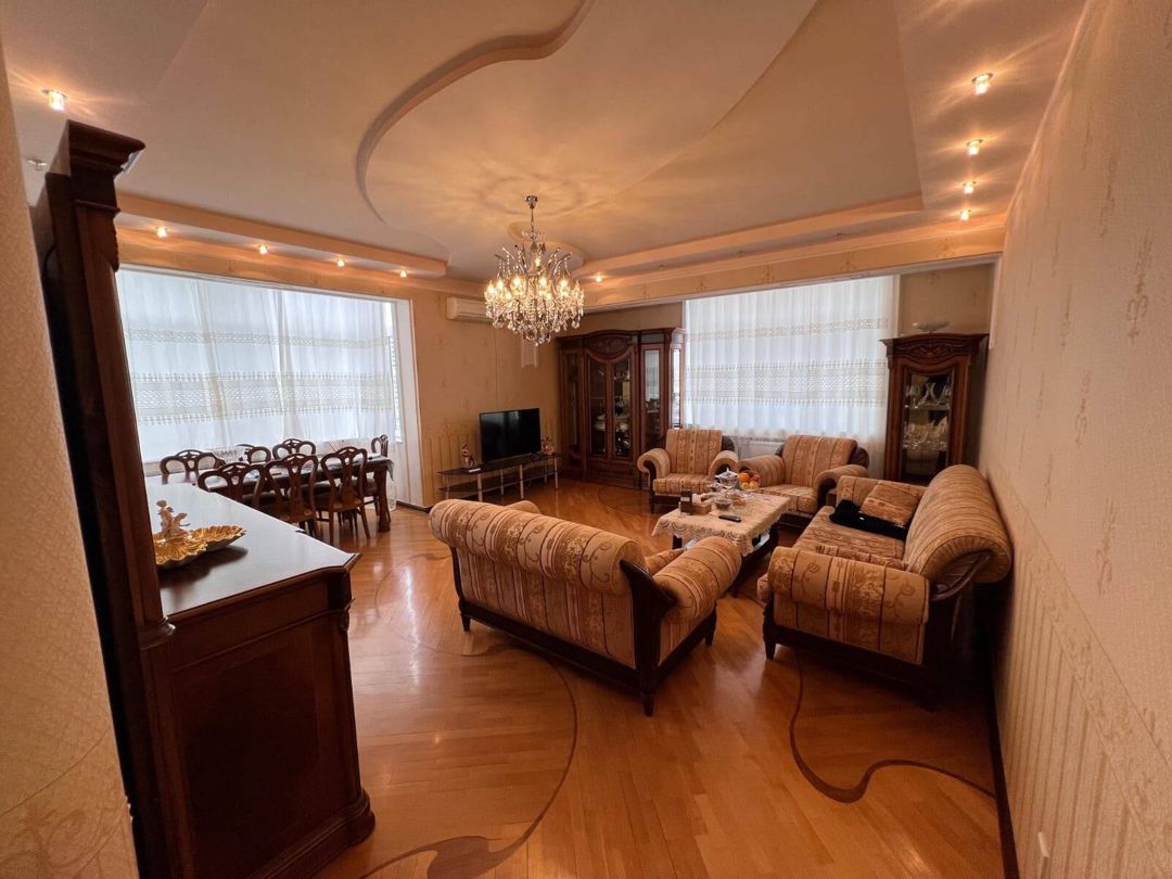 Satılır 4 otaqlı yeni tikili 185 m² — Mənzil, Bakı