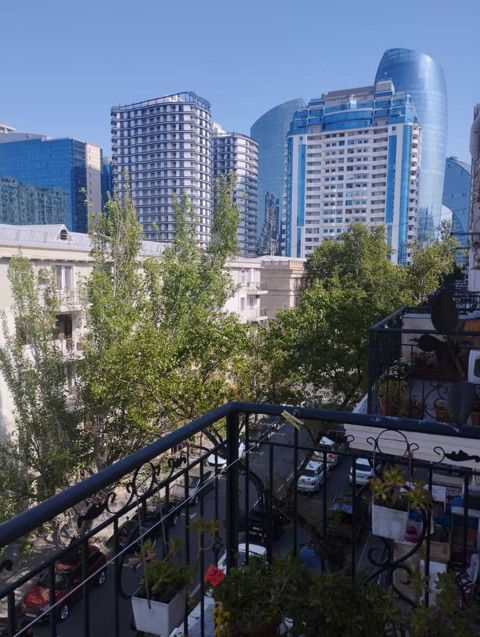 İcarəyə verilir 2 otaqlı köhnə tikili 50 m² — Bakı