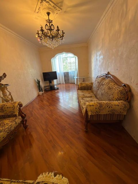 Satılır 3 otaqlı köhnə tikili 85 m² — Bakı