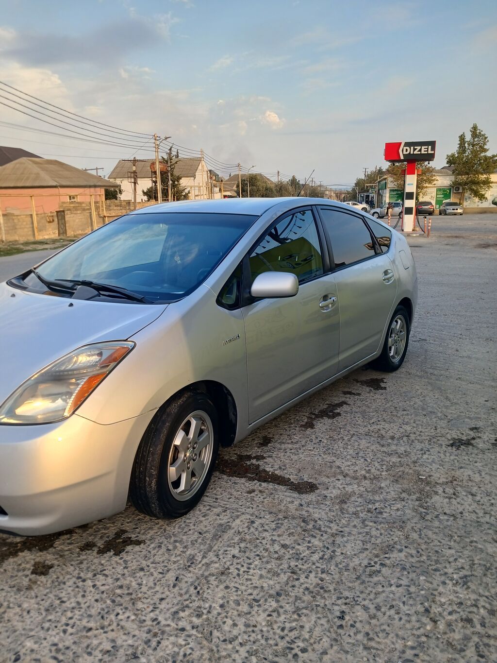 Toyota Prius (2-ci nəsil) hibrid hetçbek - Gümüşü rəng, aerodinamik 99-EY-958 — Avtomobillər, Bakı (3)