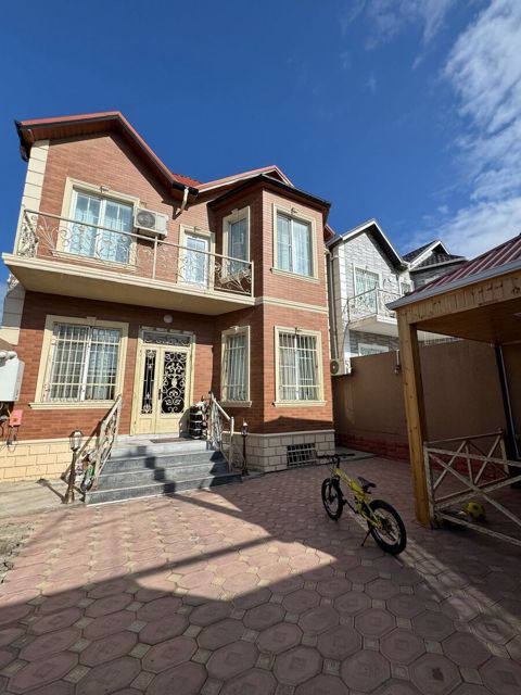 Satılır 6 otaqlı həyət evi/bağ evi 246 m² — Bakı