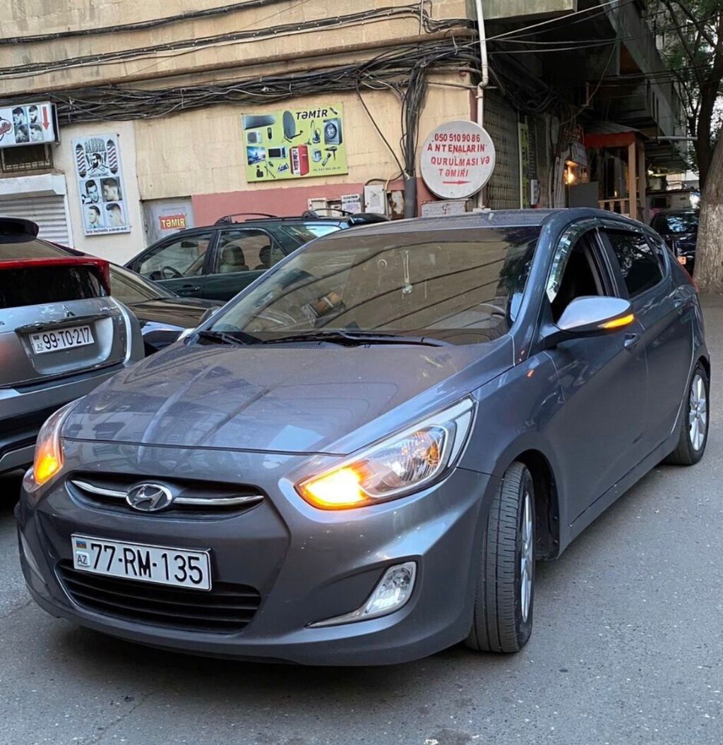 Hyundai Accent: 1.6 l 2017 il Hetçbek 77-RM-135 — Avtomobillər, Bakı (5)