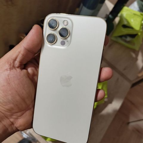 IPhone 12 Pro, Qızılı, Face ID — Qobu