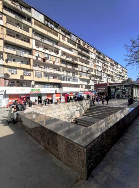 Satılır 4 otaqlı köhnə tikili 105 m² — Bakı