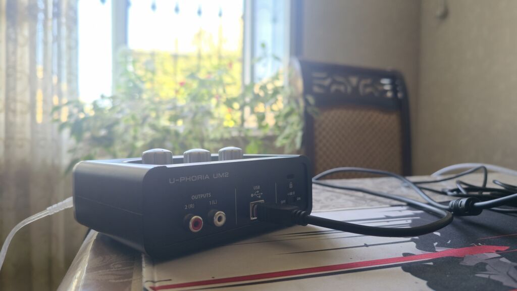 Behringer U-phorıa UM2 USB audio interfeysi, problemsiz tam işlək — Studiya və konsert üçün, Xırdalan (3)