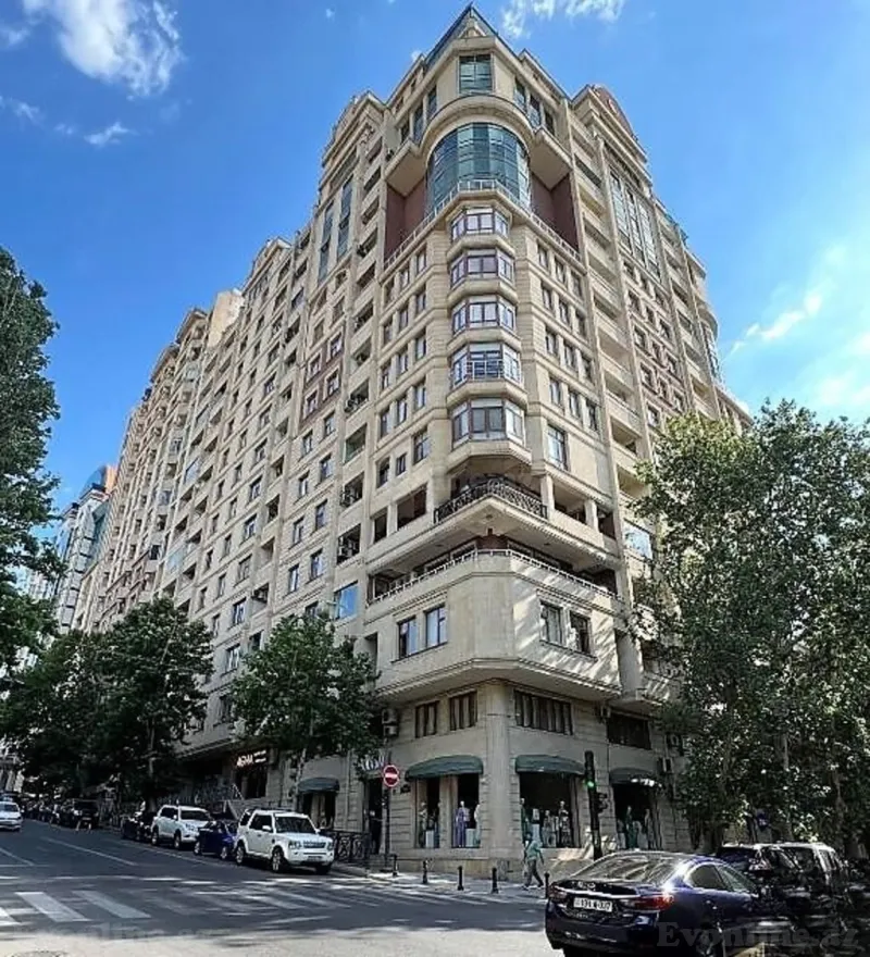 Kirayə verilir Ofis 129 m² Bakı, Nəsimi r., 28 May m — Bakı