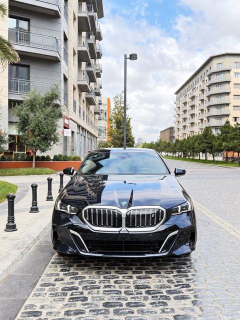 BMW i5, 81.2 kWh, 2025 il, 17 500 km — Bakı
