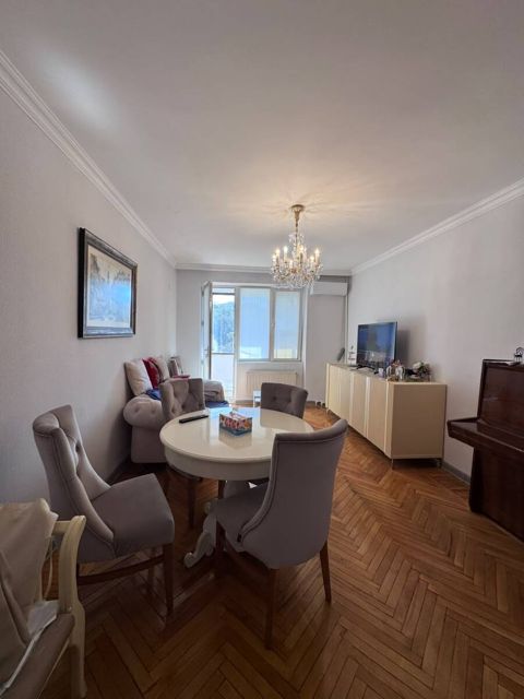 Satılır 3 otaqlı köhnə tikili 80 m² — Bakı