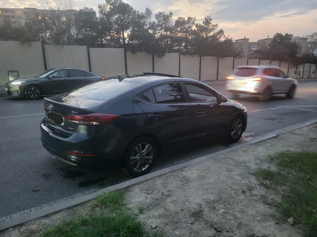 Hyundai Avante, 1.6 L, 2017 il, 113 000 km — Avtomobillər, Bakı (7)
