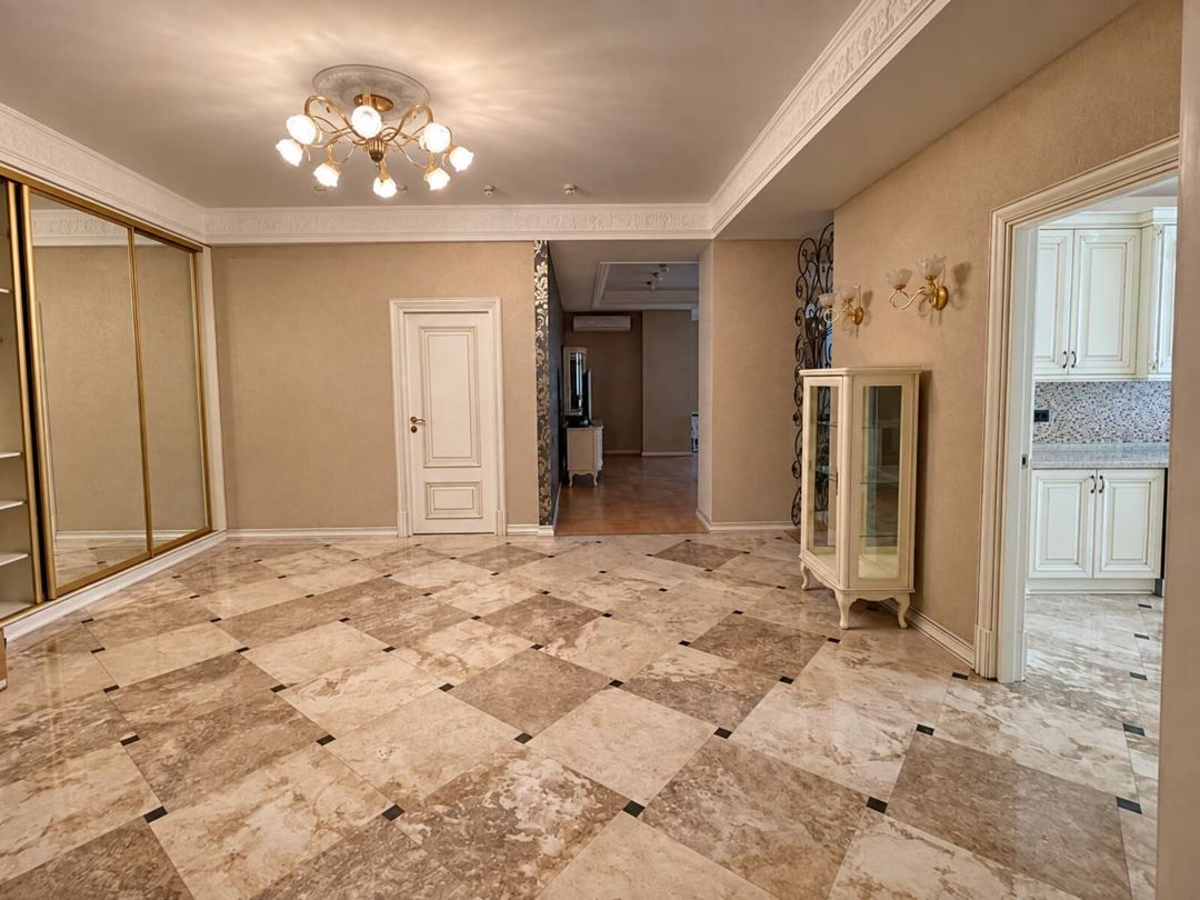 Satılır 4 otaqlı yeni tikili 240 m² — Mənzil, Bakı (11)